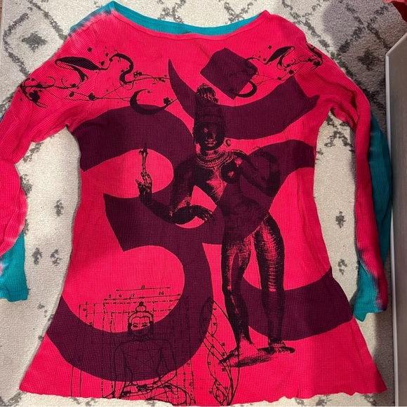 90s Y2K Grunge Graphic Om Two Toned Waffle Knit Thermal Tee - Picture 7 of 7